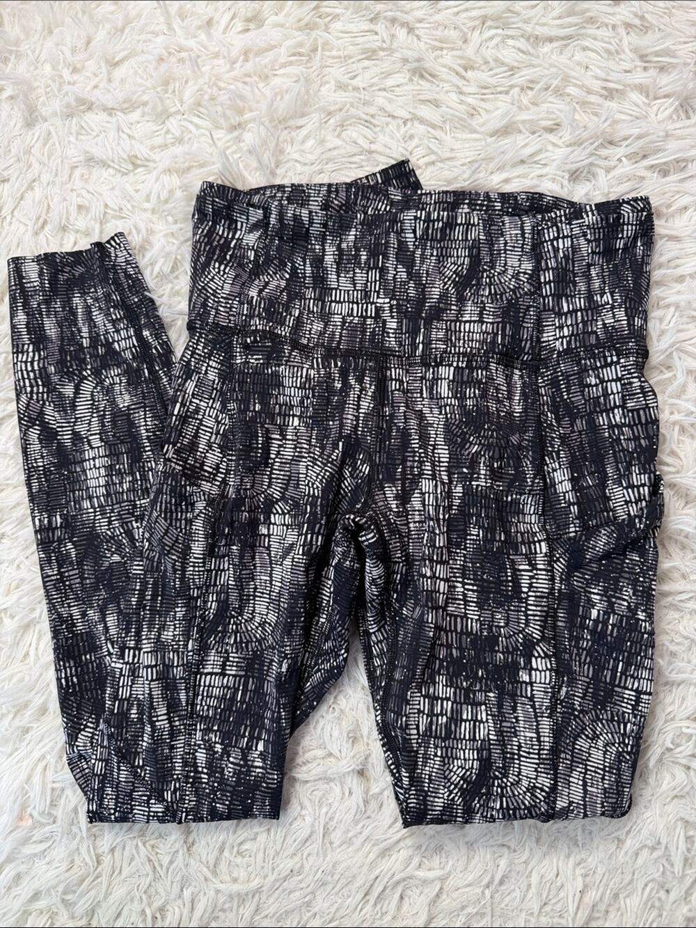 Lululemon Fast and Free High-Rise Tight 25" Lino Slide Alpine White Black